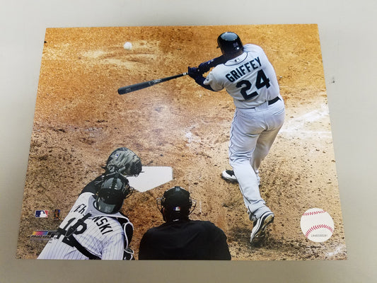 UNSIGNED Ken Griffey (batting) 8x10