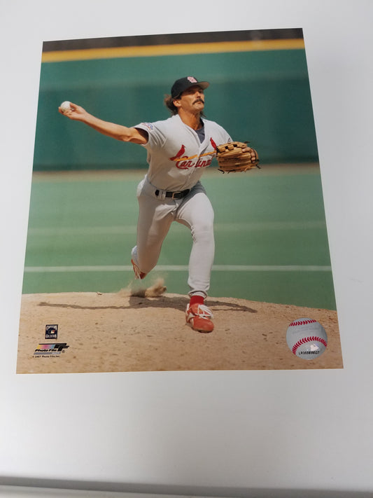 UNSIGNED Dennis Eckersley 8x10 Photo (pitching)