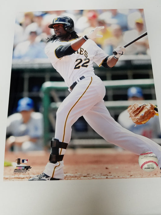 UNSIGNED Andrew McCutchen 8x10 Photo (batting)
