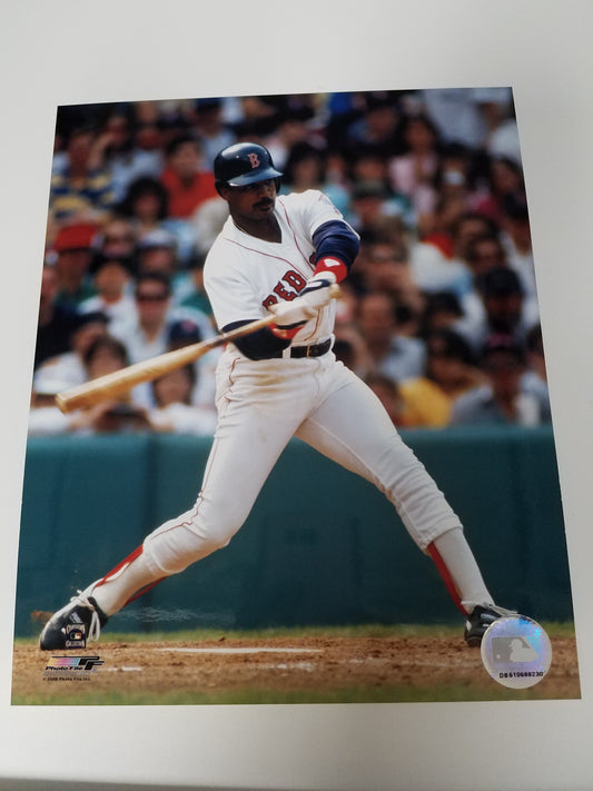 UNSIGNED Jim Rice 8x10 Photo (batting)