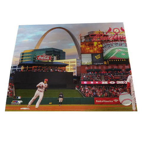 UNSIGNED Yadier Molina 8x10 Photo (running)