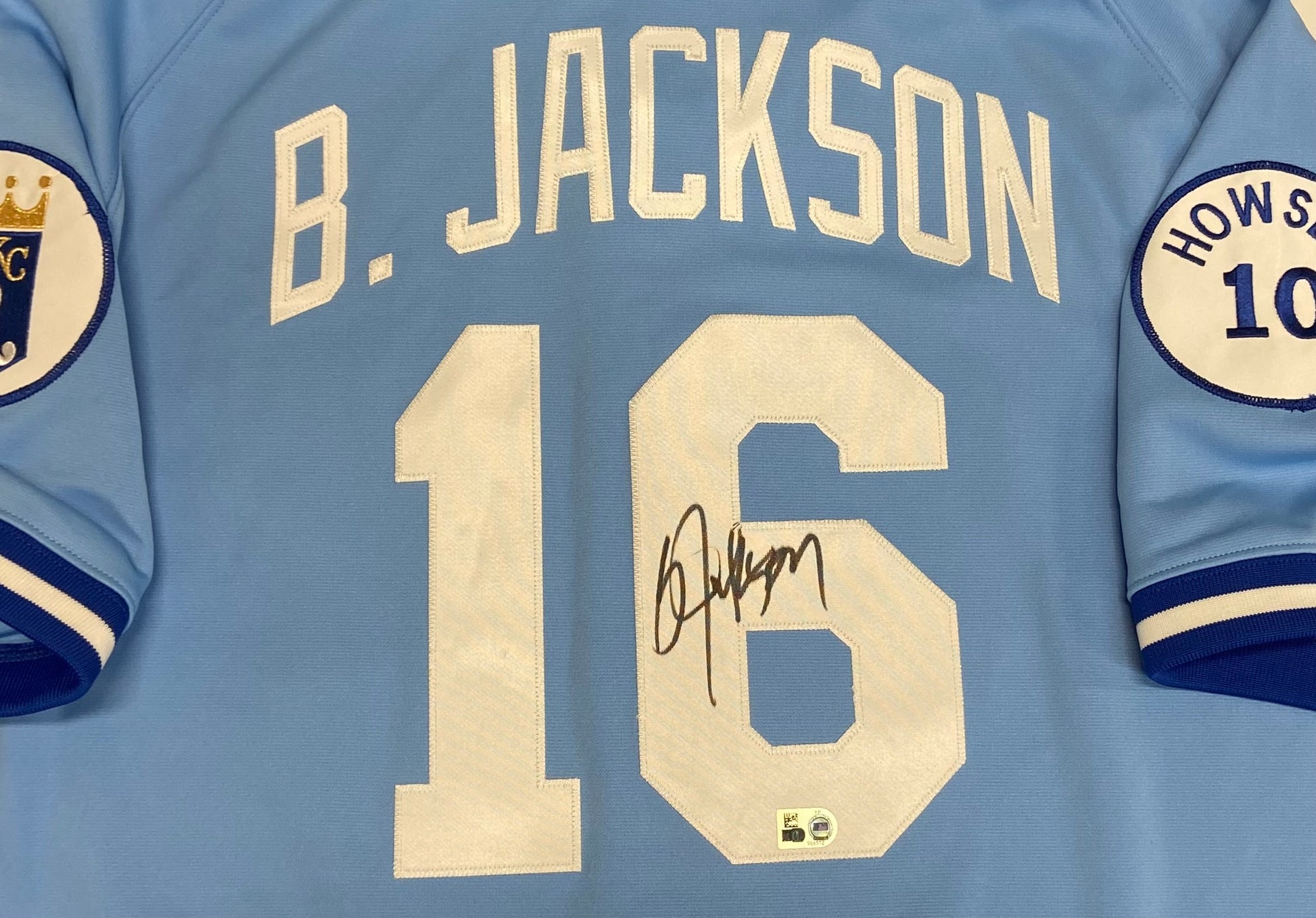 Authentic Autographed Memorabilia 