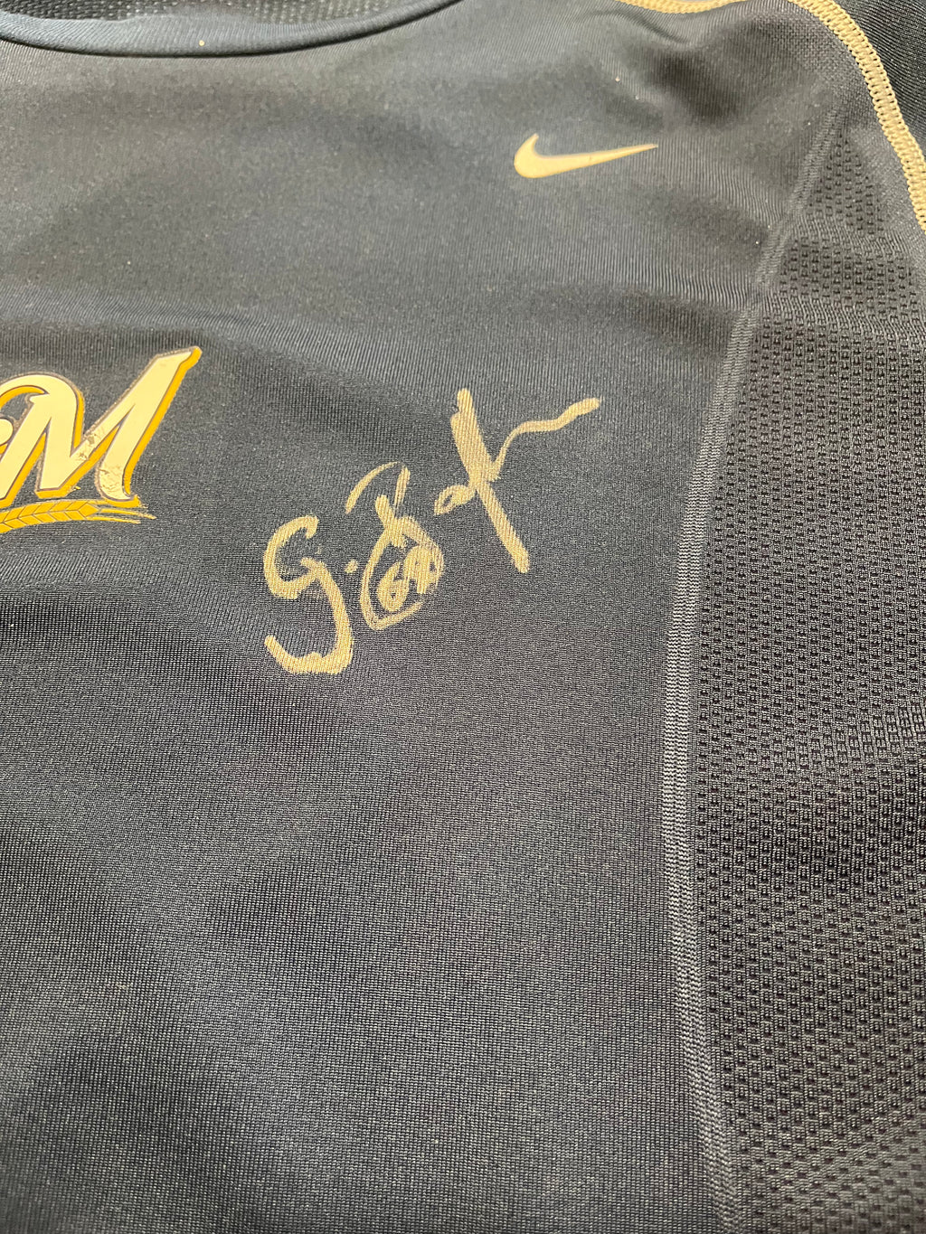 Authentic Autographed Memorabilia 
