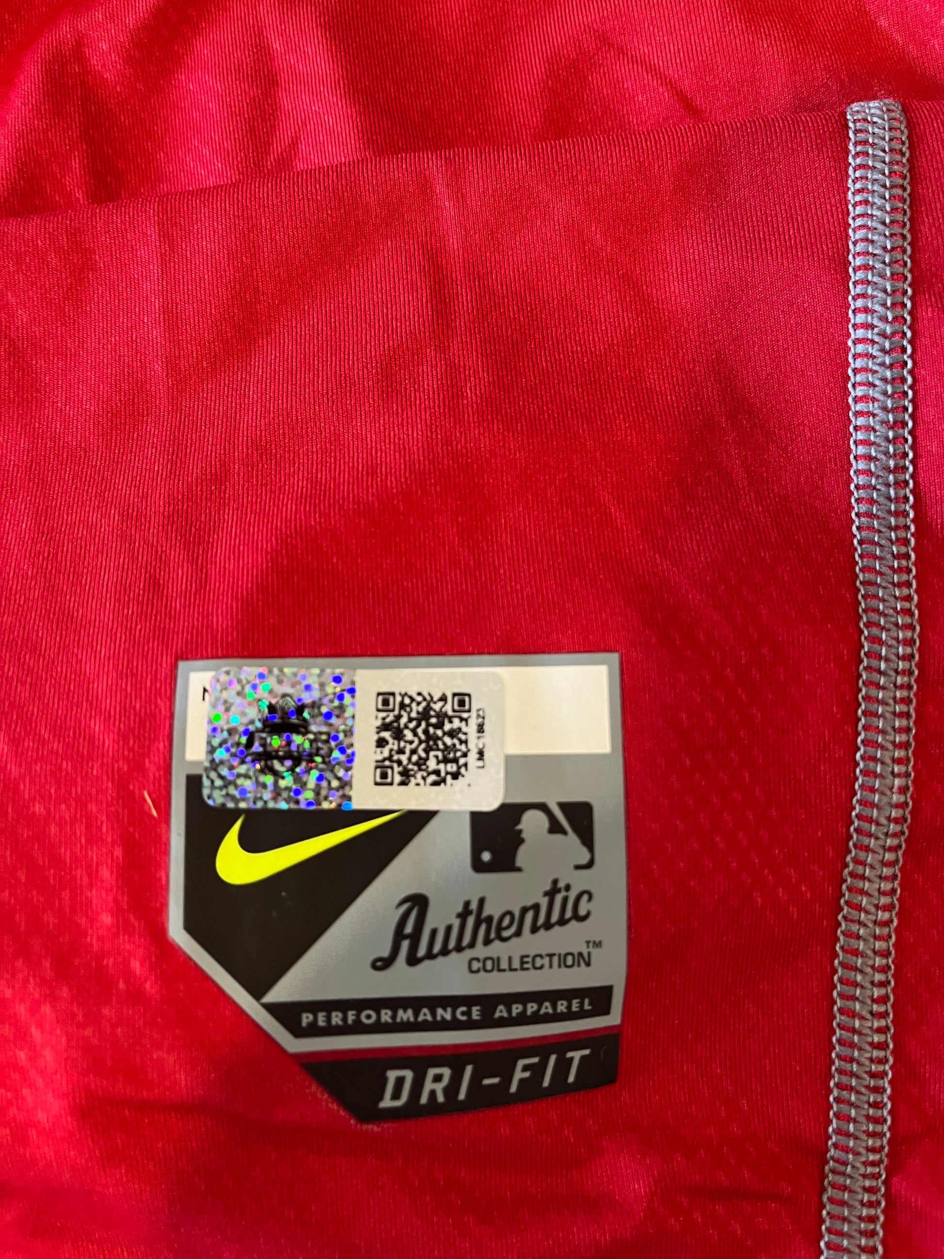 Authentic Autographed Memorabilia 