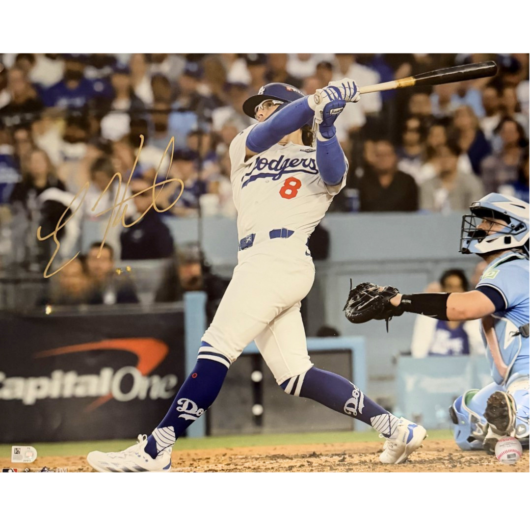 Kike Hernandez Autographed 16x20 photo - Hitting 25 World Series