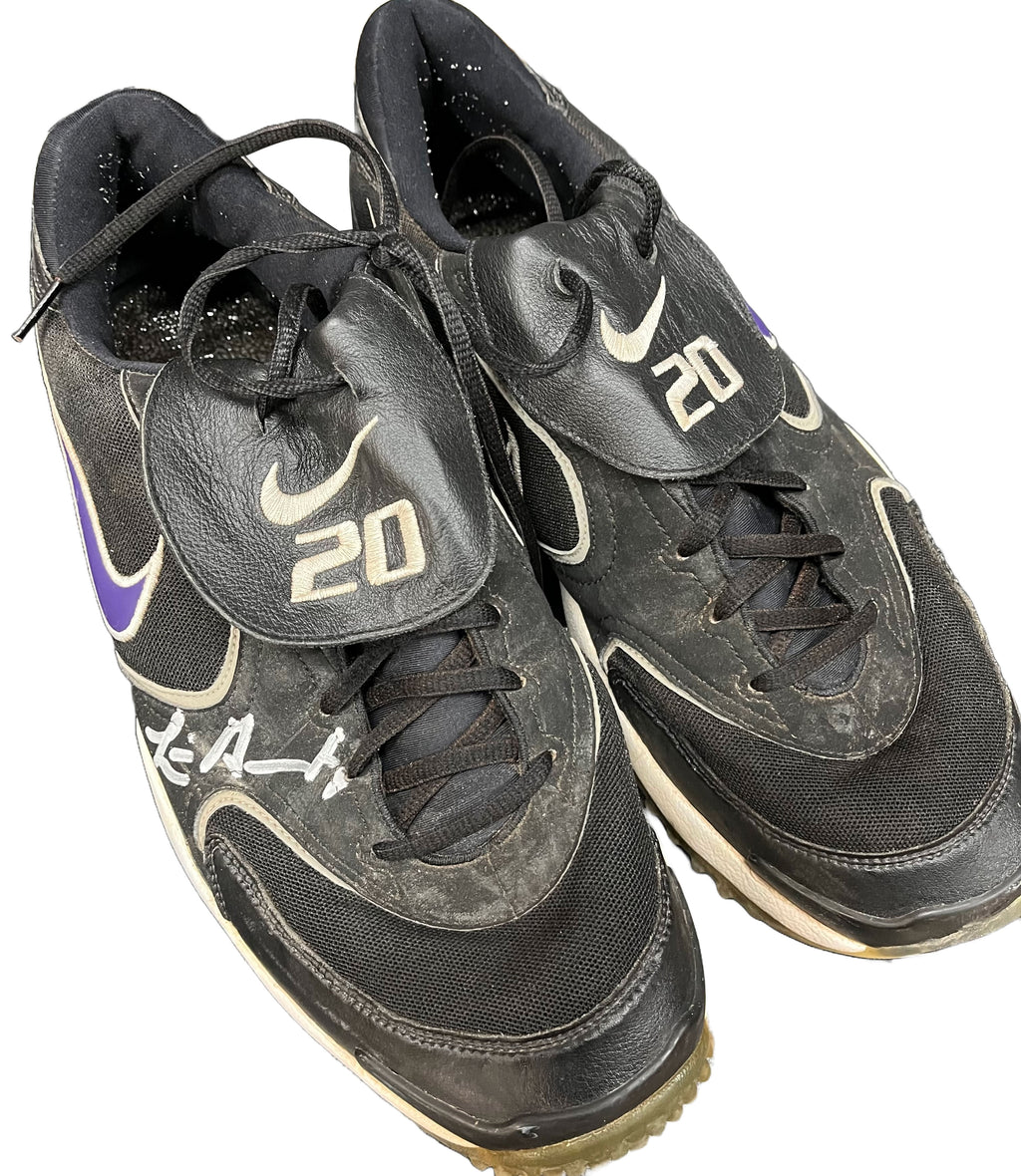 Authentic Autographed Memorabilia 