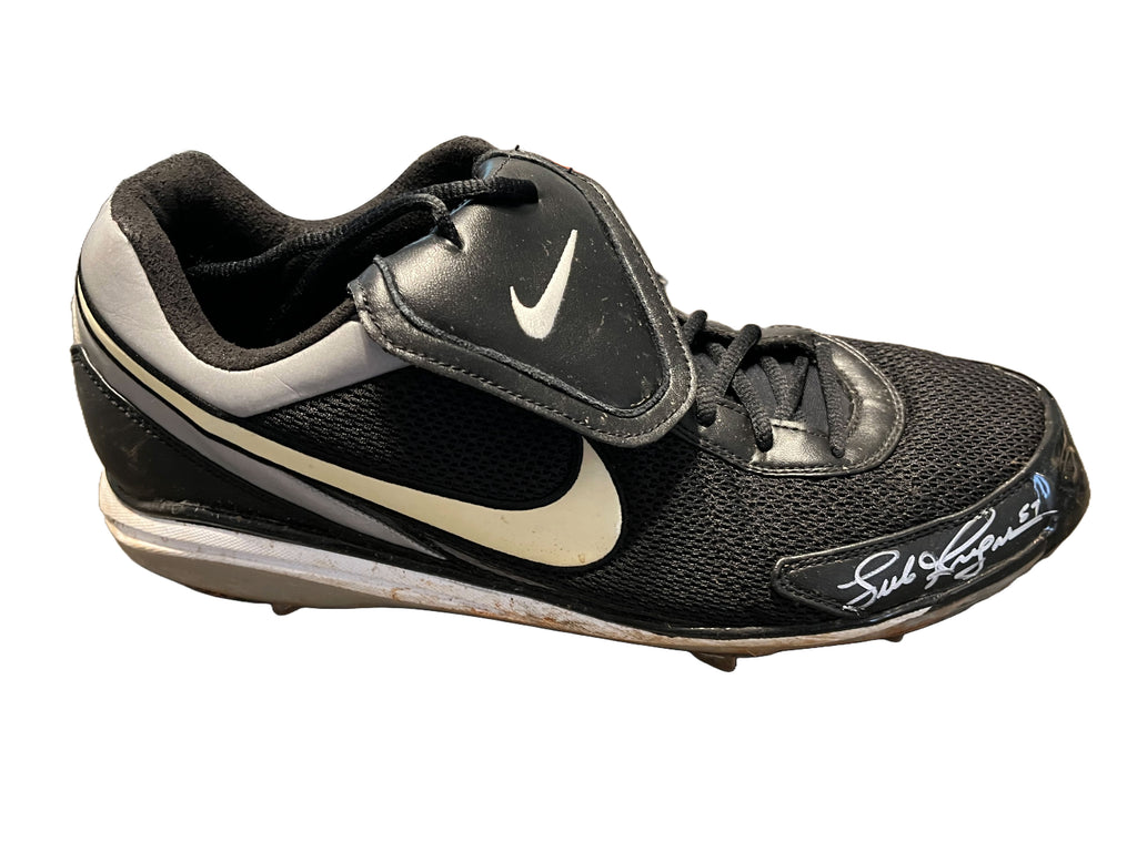 Authentic Autographed Memorabilia 