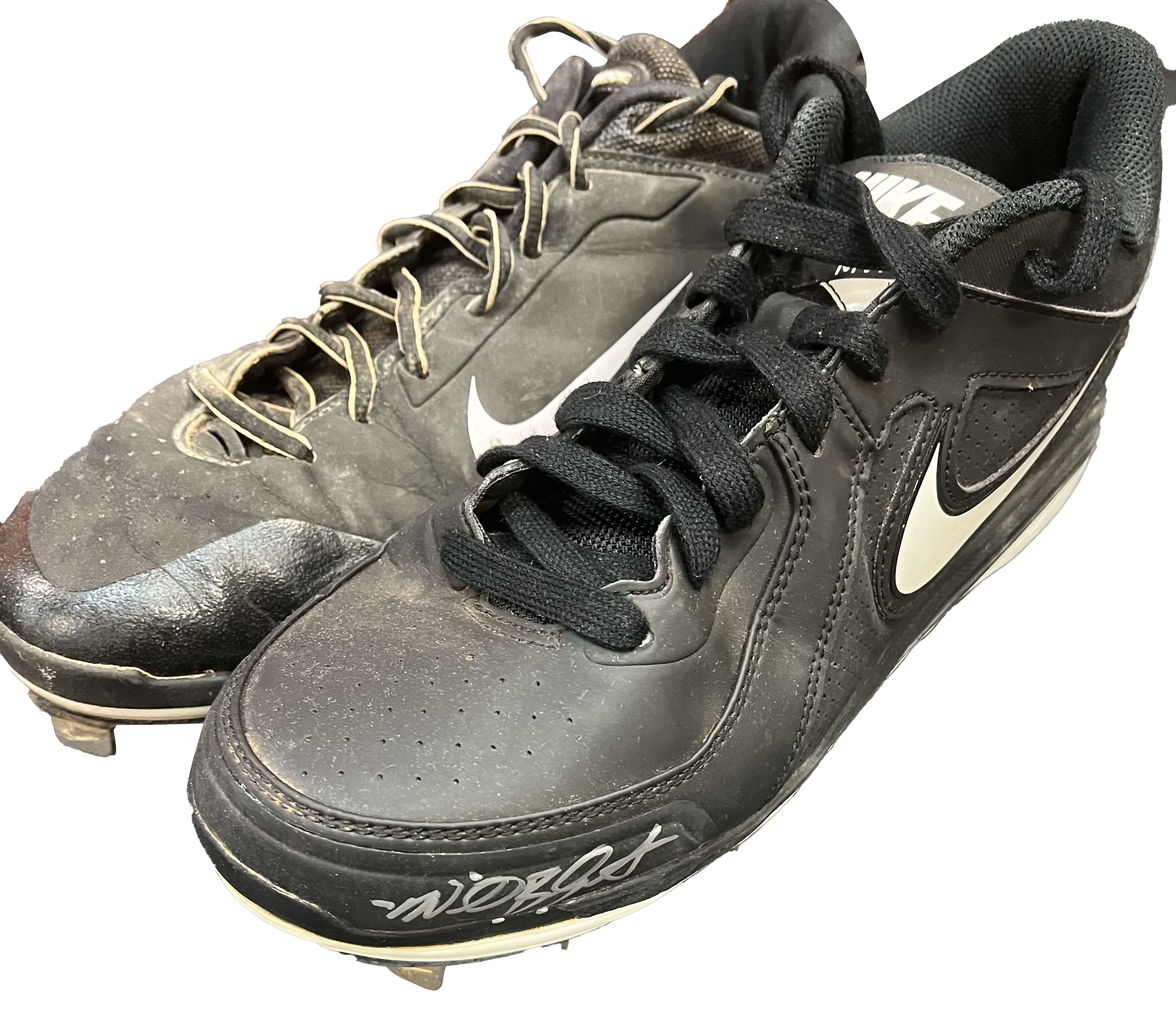 Authentic Autographed Memorabilia 