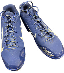 Authentic Autographed Memorabilia 
