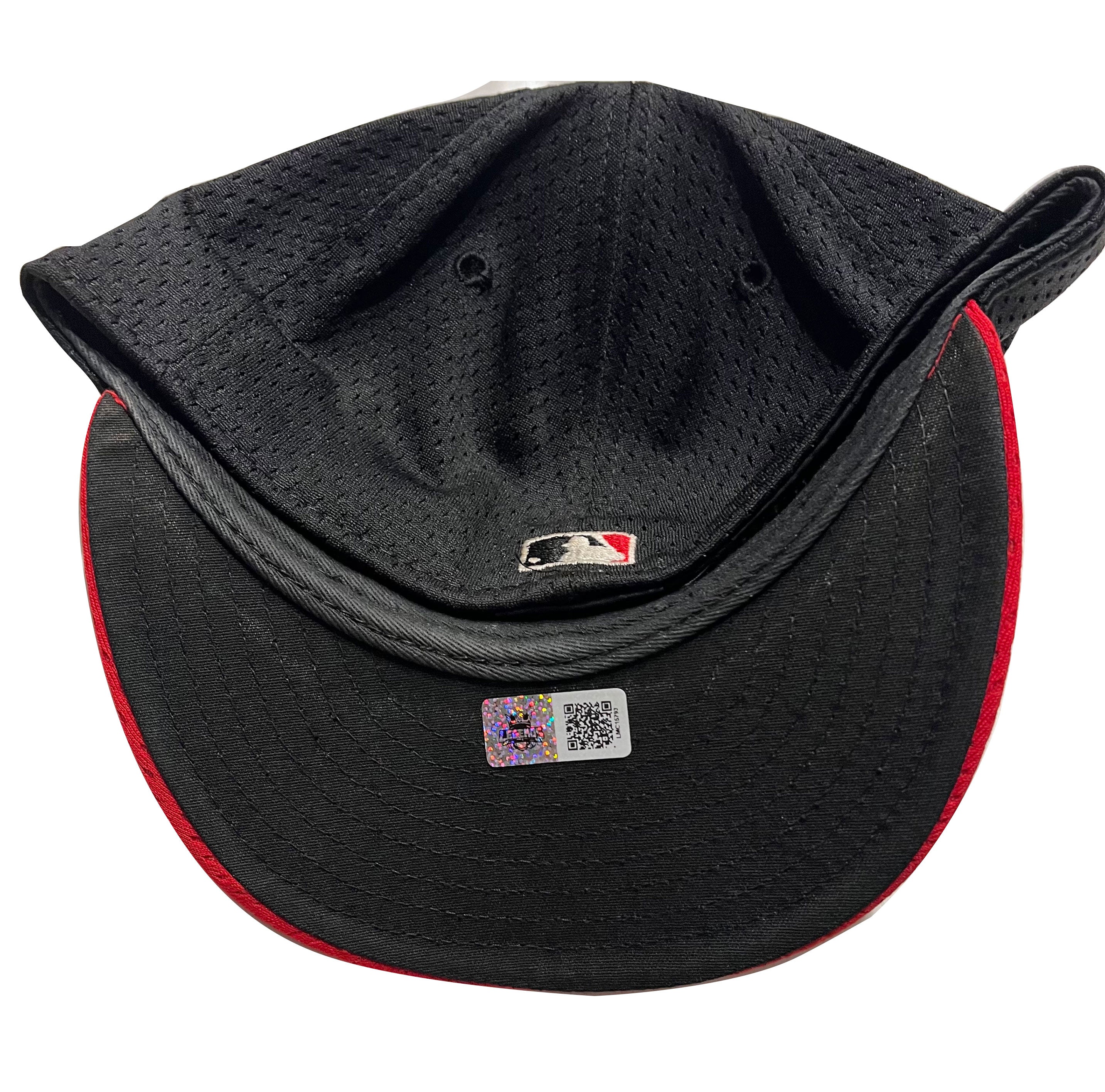 Authentic Autographed Memorabilia 