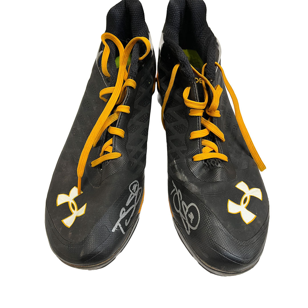 Authentic Autographed Memorabilia 