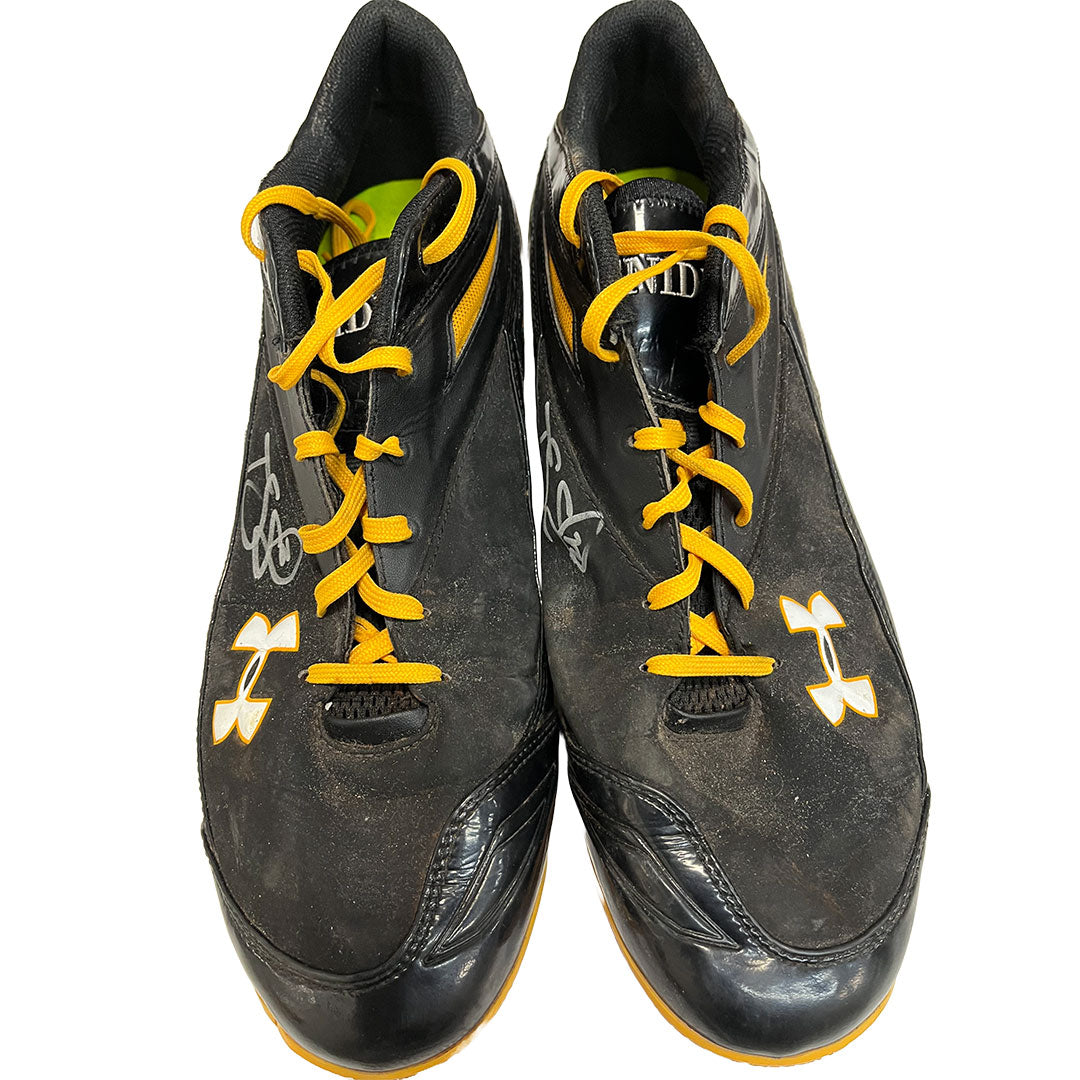 Authentic Autographed Memorabilia 