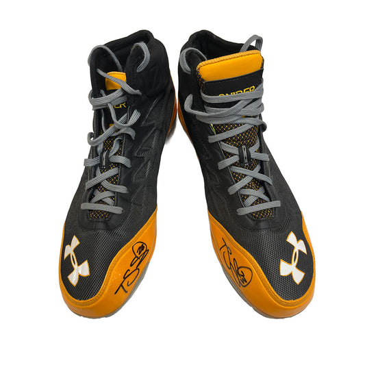 Authentic Autographed Memorabilia 