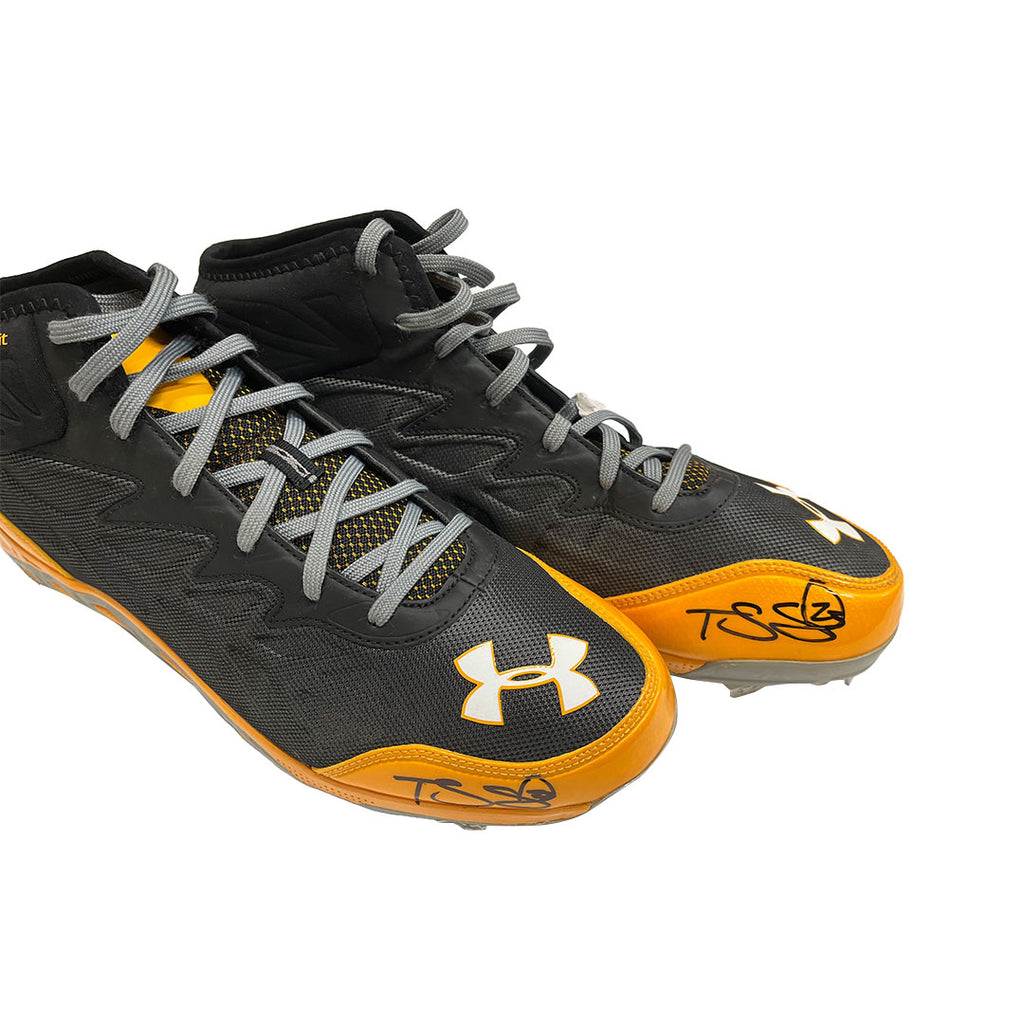 Authentic Autographed Memorabilia 
