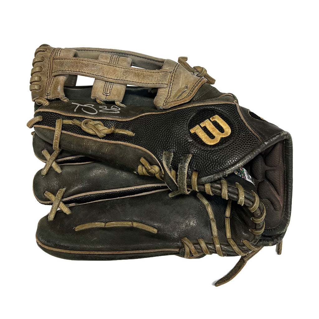 Authentic Autographed Memorabilia 