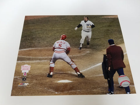 UNSIGNED Johnny Bench (catching) 8x10 Photo