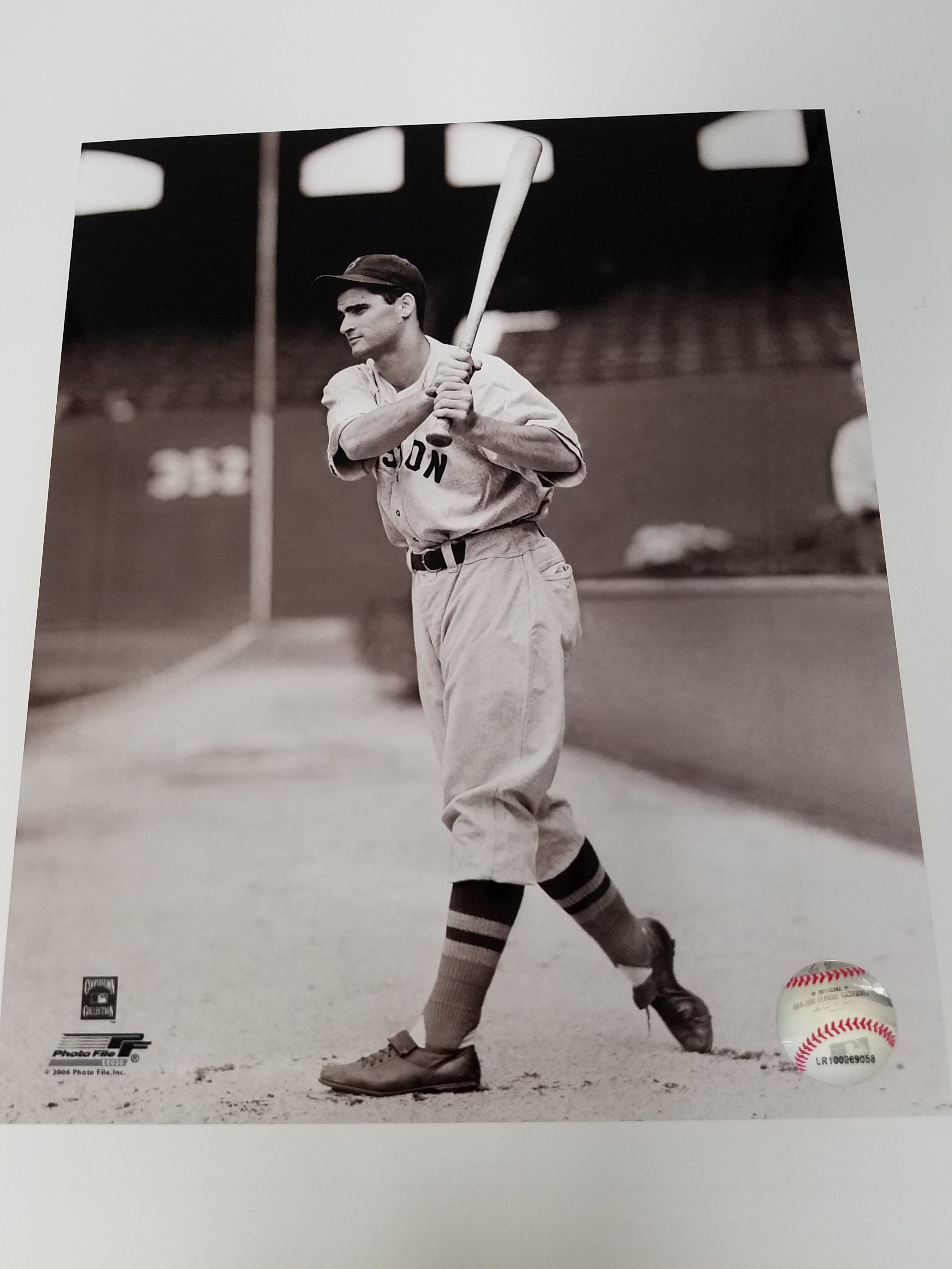 Authentic Autographed Memorabilia 
