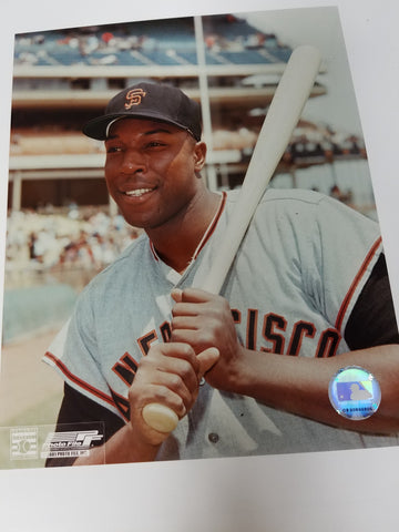 UNSIGNED Willie McCovey (batting2) 8x10