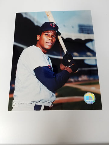 UNSIGNED Rod Carew (batting2) 8x10