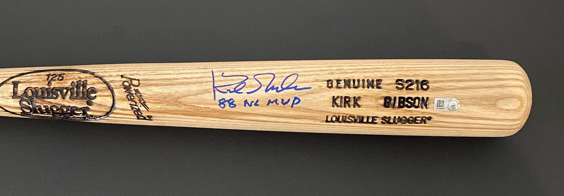 Authentic Autographed Memorabilia 