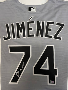 Authentic Autographed Memorabilia 