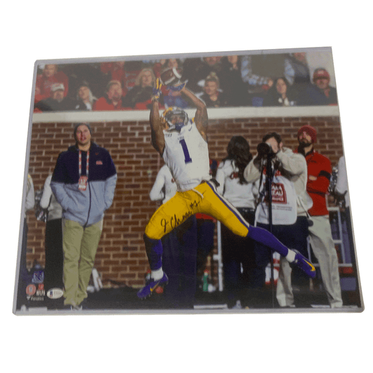 Ja'Marr Chase Autographed 16x20 - LSU Catch
