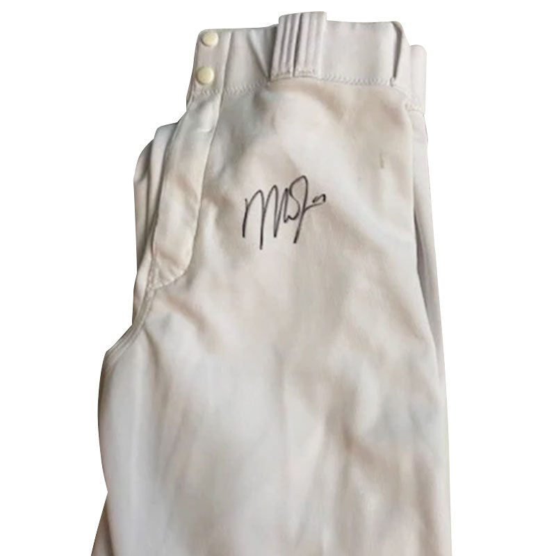 Authentic Autographed Memorabilia 
